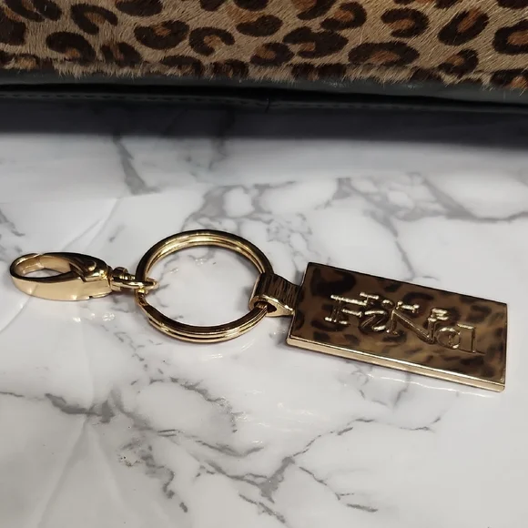 THE FIND Leopard Print Shoulder Bag with Gold Accents,with  Key Chain - Picture 10 of 16